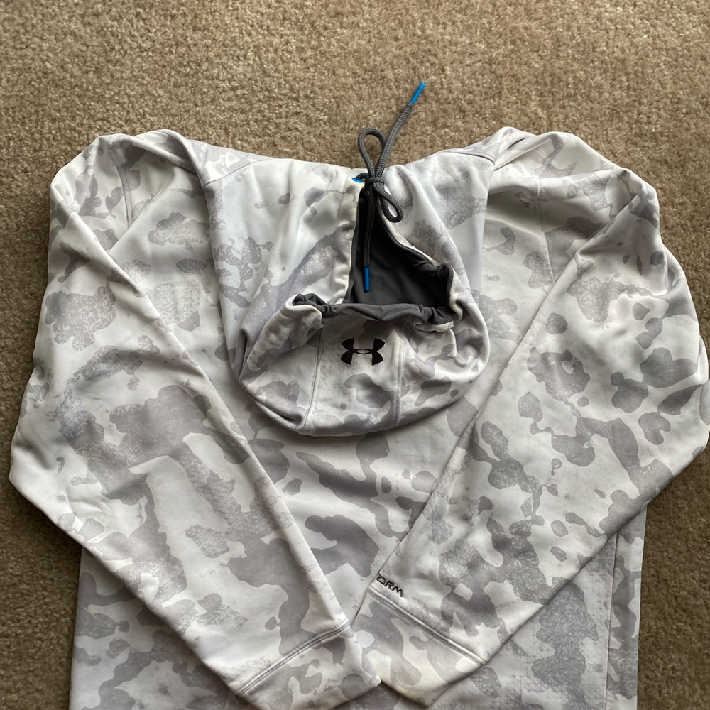 Men’s XL Under Armour Hoodie
